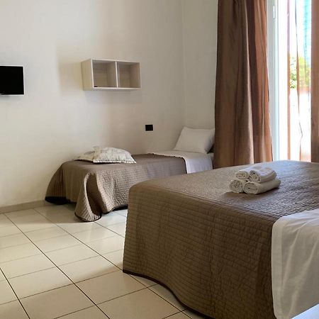 Greenriver Hotel Ponsacco Bagian luar foto