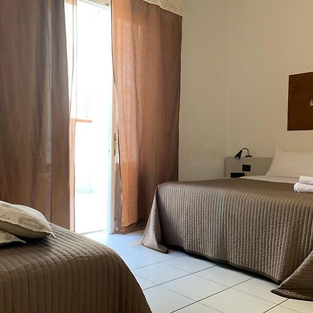 Greenriver Hotel Ponsacco Bagian luar foto