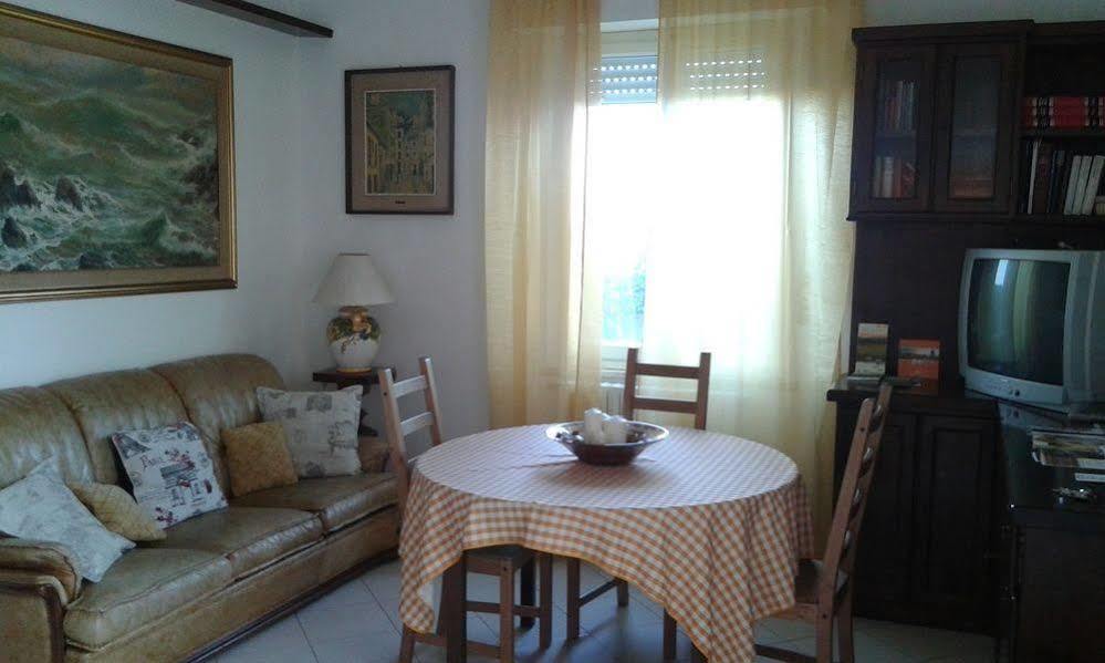Greenriver Hotel Ponsacco Bagian luar foto
